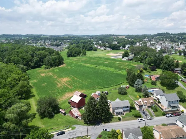 4181 Bridge St, Whitehall, PA 18052