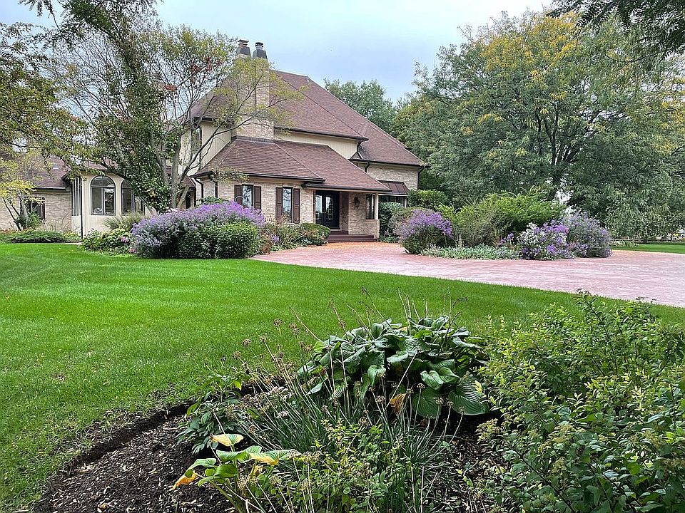 1st image of 32W956 Honey Hill Cir