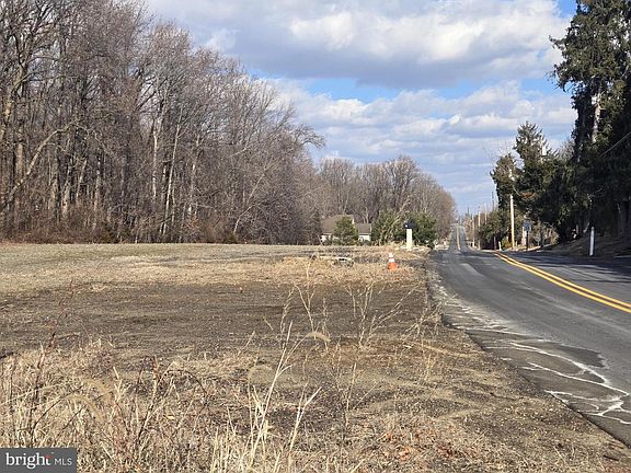 5th image of 10 & 26 Garwin Rd