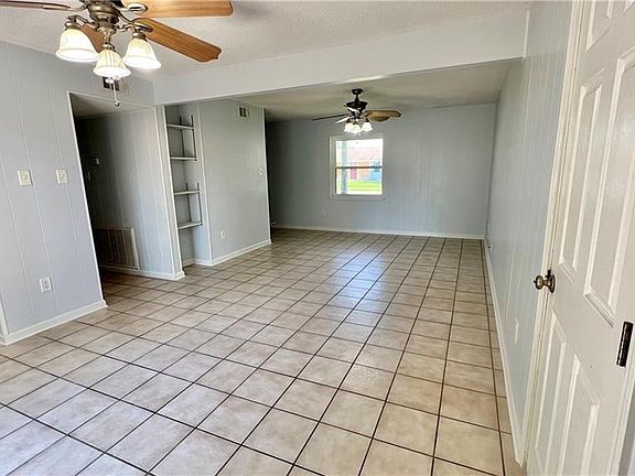 5th image of 420 Lacour Dr