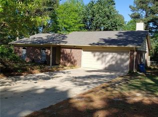 6887 Sandridge Dr, Fayetteville, NC 28314