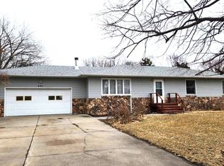 621 N Gunbarrel Rd, Grand Island, NE 68801