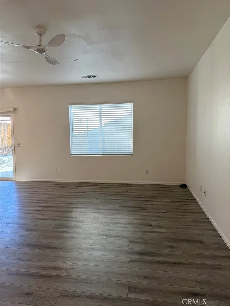 3 bed, 1636 sqft, $2,500 — Photo 3