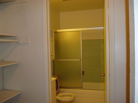 2nd image of 1058 Roewill Dr APT 2
