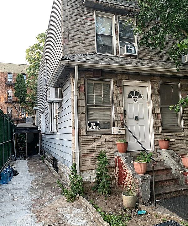 2nd image of 75 Lawrence Ave