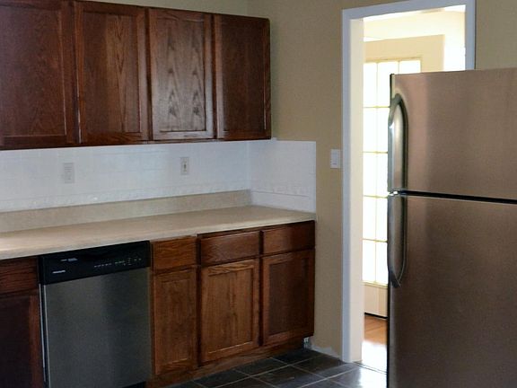 2nd image of 2220 Mark Ln