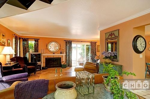 Living Room --from front door