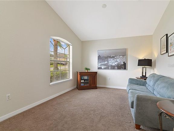 4th image of 172 Vine Dr