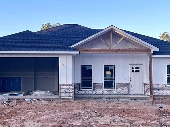 4th image of 901 E Bailey Ave