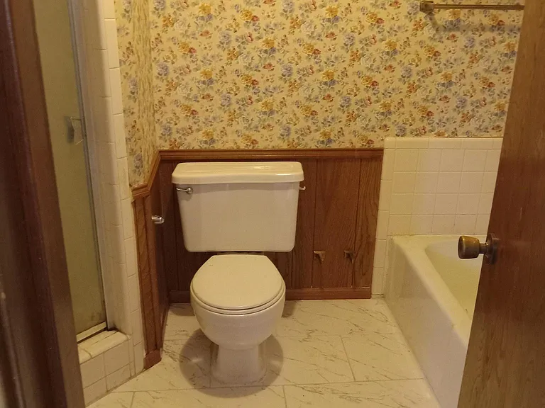 806 Hillsdale Dr — Photo 10