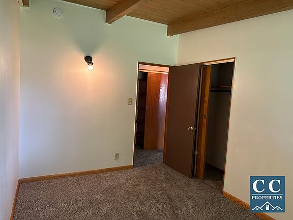 3rd image of 2822 Meek Ave