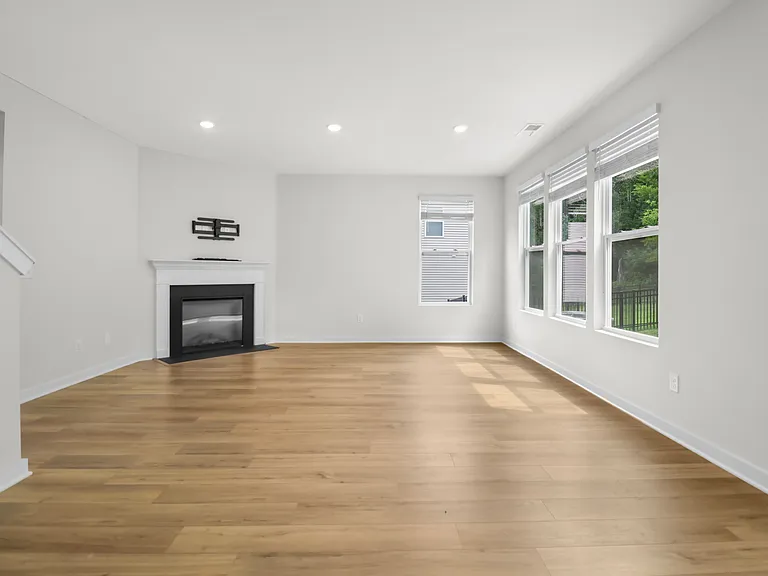 1055 Ross Farms Blvd — Photo 18