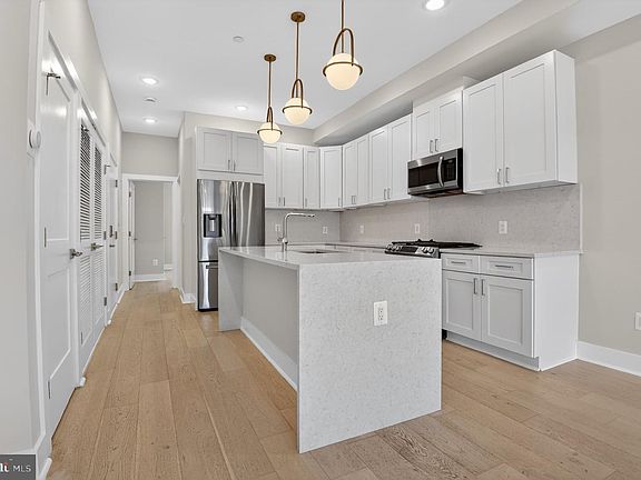 5th image of 217 20th St NE APT 2