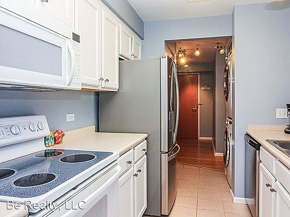 2nd image of 345 N La Salle Dr APT 803