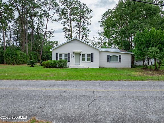 2nd image of 1002 Coral Rd