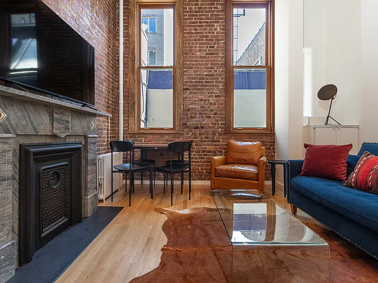 138 W 10th St #1REAR — Photo 3