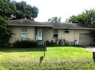 421 Dwire Dr, La Porte, TX 77571