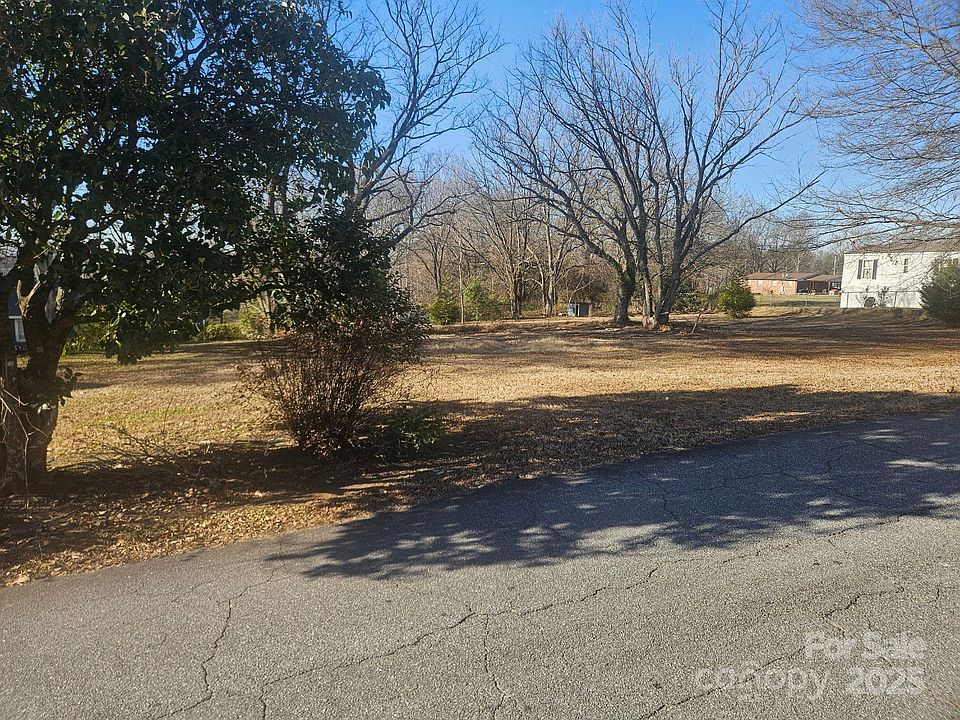 2nd image of 100 N 8th Ave