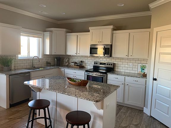 3rd image of 3108 SW Riverstone Ave