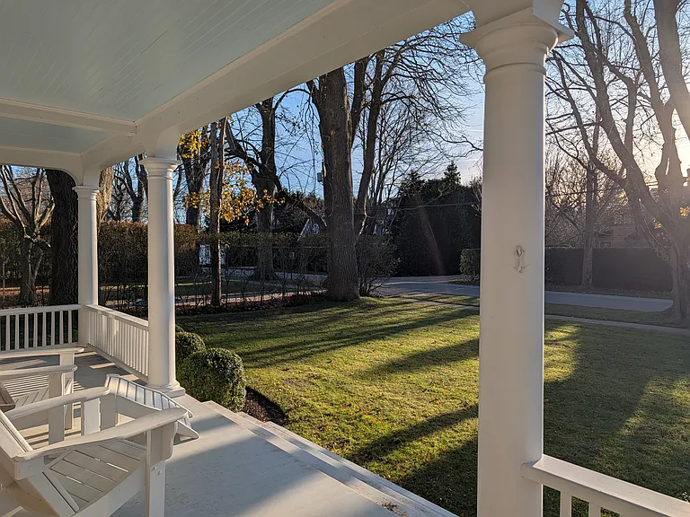 35 Meetinghouse Ln — Photo 8