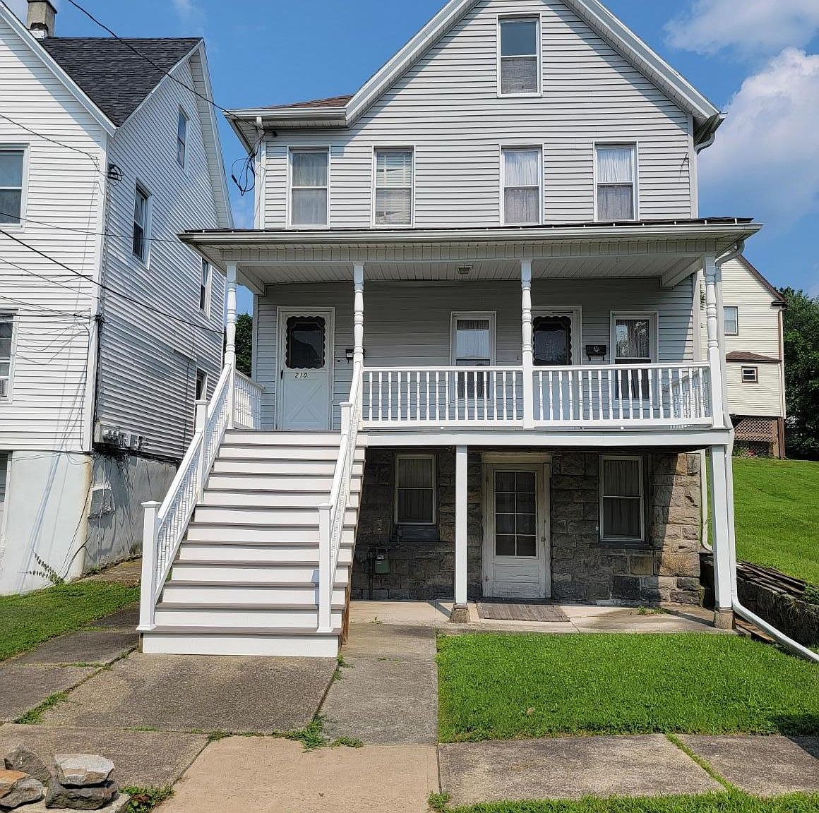 210 E Elm St, Dunmore, PA 18512 Zillow