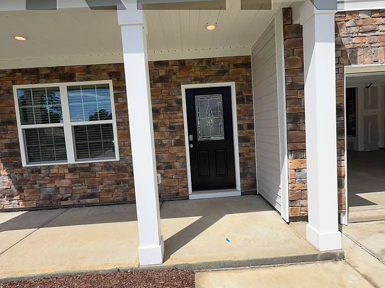 105 Brookberry Ct — Photo 3