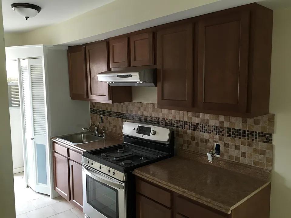 428 Newcomb St SE #2