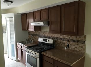 428 Newcomb St SE APT 2, Washington, DC 20032