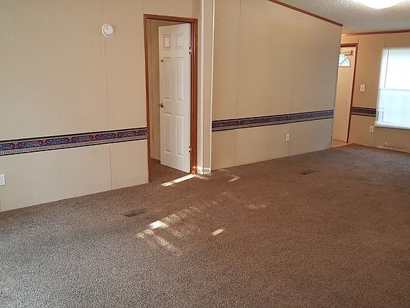 4th image of 5204 Oak Springs Dr