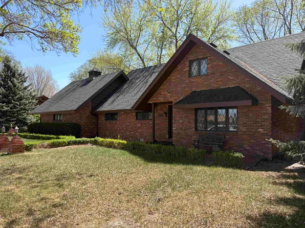 2210 W LEOTA ST, North Platte, NE 69101