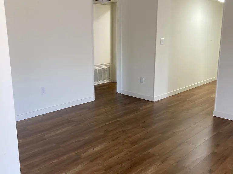 10500 Moorpark St #12 — Photo 11