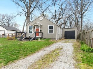 102 NE Forest Ave, Lees Summit, MO 64063