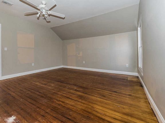 5th image of 136A E Washington St #A