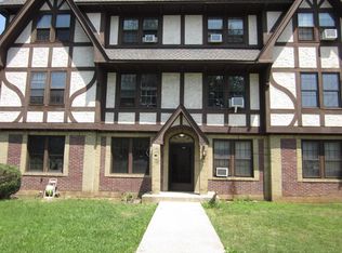 28 W Neck Rd APT 3C, Huntington, NY 11743