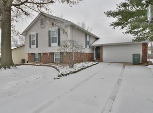 10 Crescent Woods Dr, Saint Peters, MO
