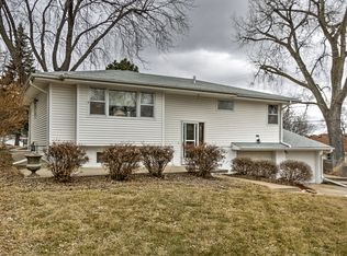 9118 Taylor St, Omaha, NE 68134