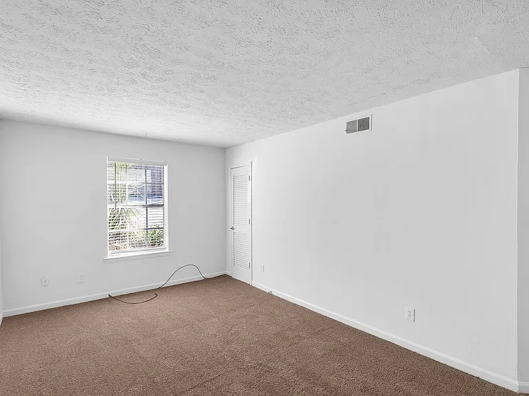 Redwood Manor — Photo 14