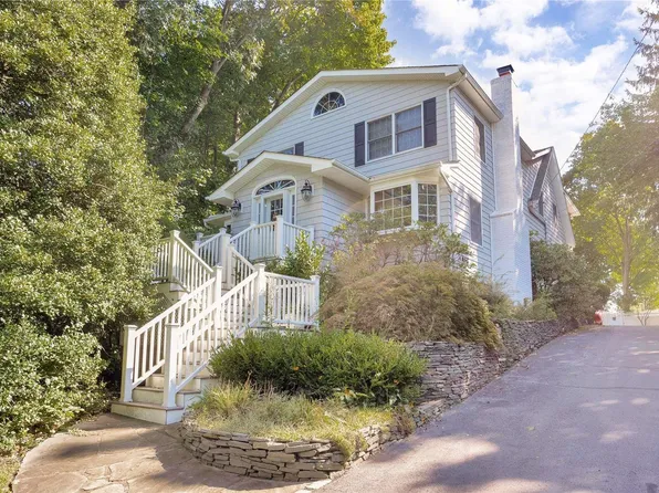 453 W Broadway, Port Jefferson, NY 11777