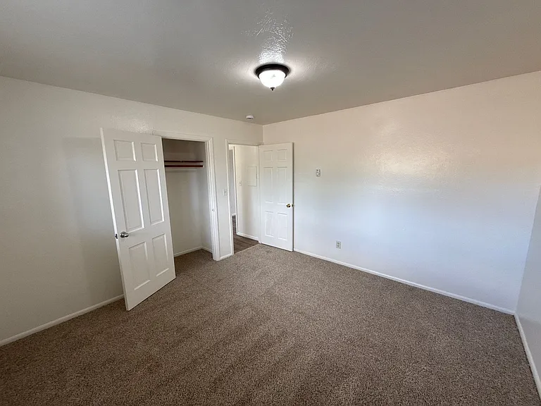 280 SE Orchard Ave #1 — Photo 12