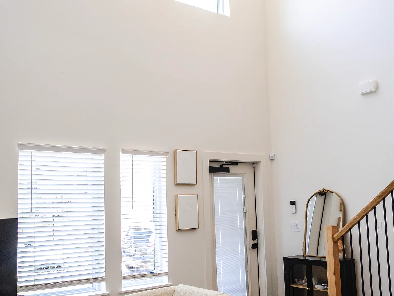1 bed, 1.5 bath, 895 sqft, $1,600 — Photo 3