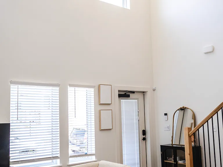 1216 N Blackwelder Ave #12 — Photo 3