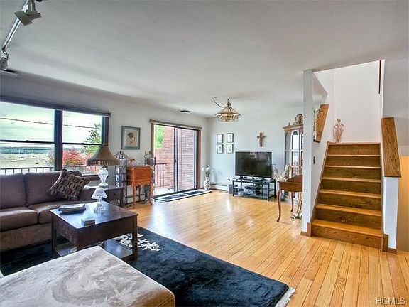 5th image of 108 Gedney St