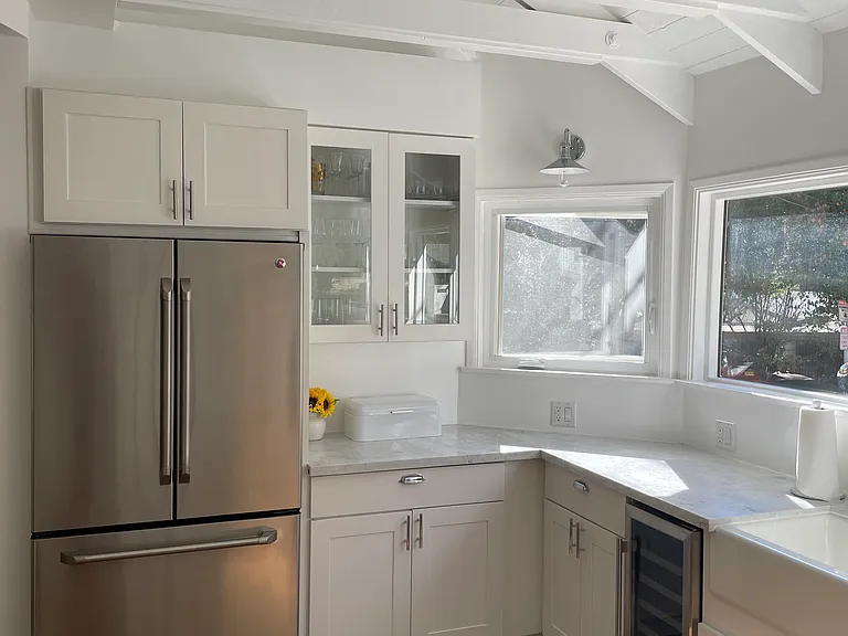 2964 Mandeville Canyon Rd — Photo 9