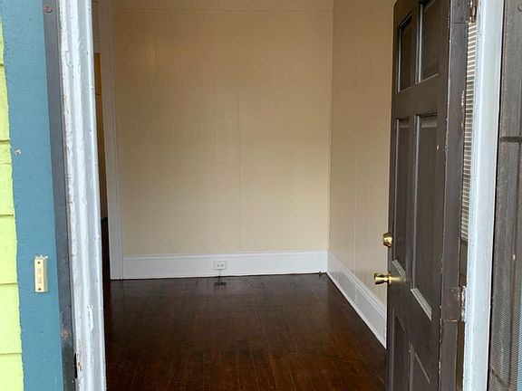 4th image of 823 Atlantic Ave