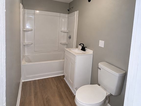 4th image of 126 Perry St Unit 2