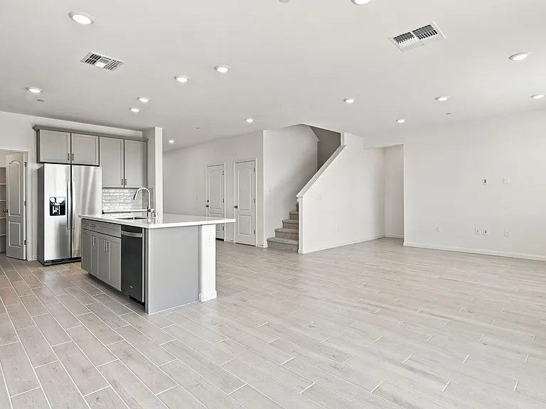2516 Golden Bear St — Photo 12