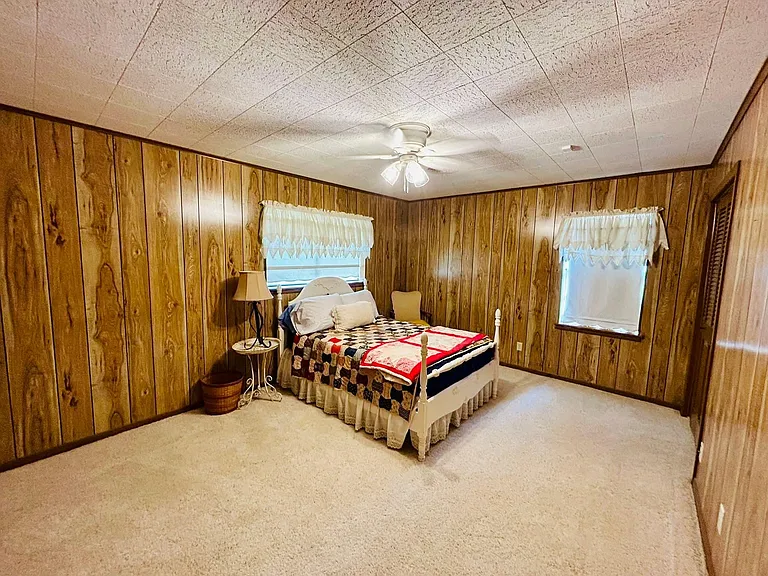 1040 N Highway 80 — Photo 24