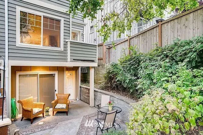 13808 Greenwood Ave N #D — Photo 1