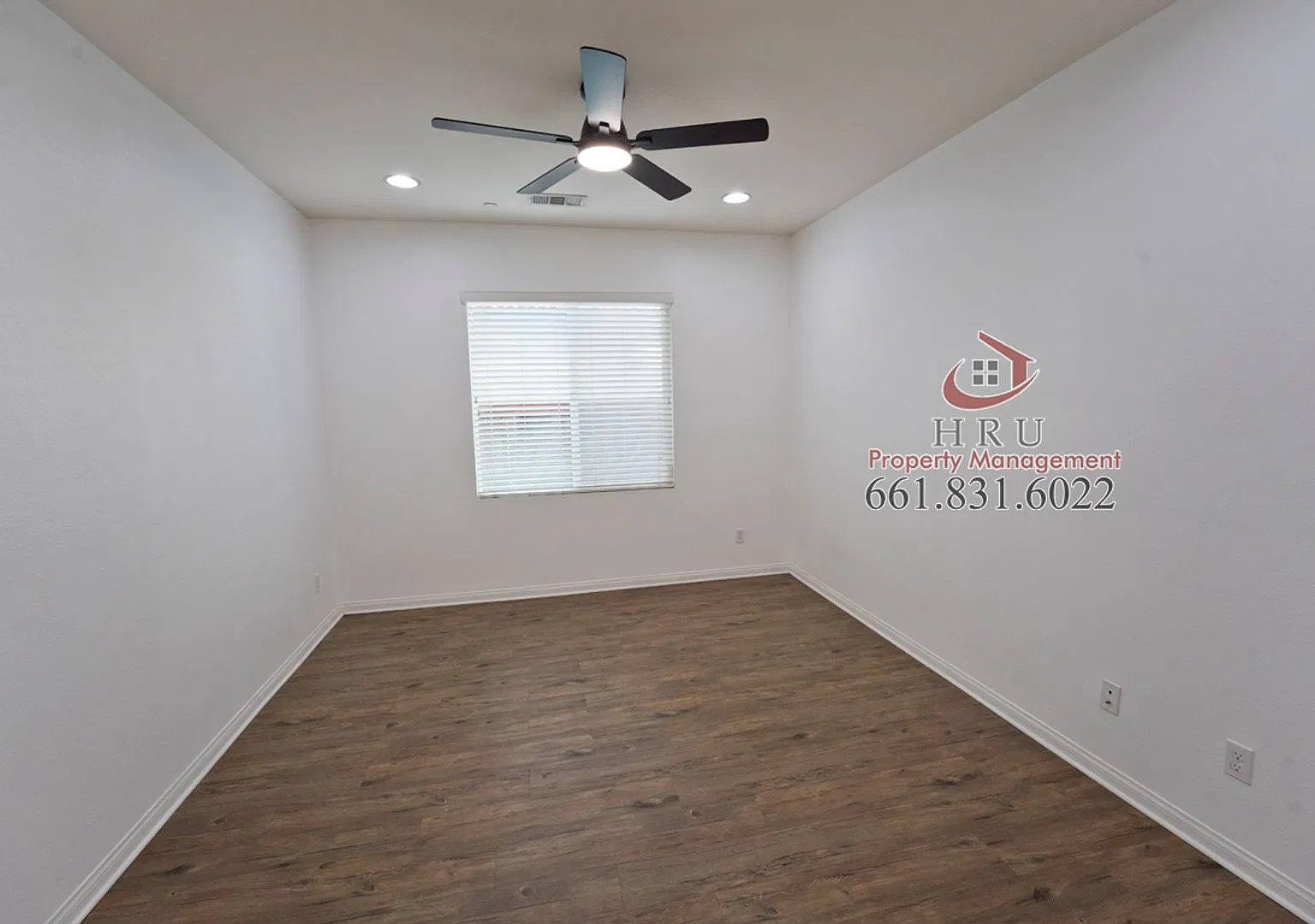 Stunning 4-bedroom, 3-bathroom home — Photo 2