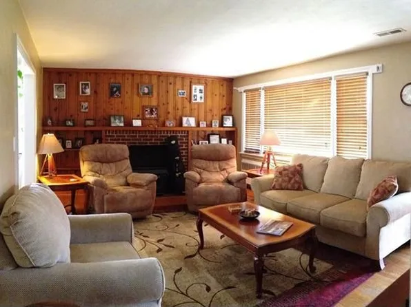 248 Stuart Ave, Stuarts Draft, VA 24477